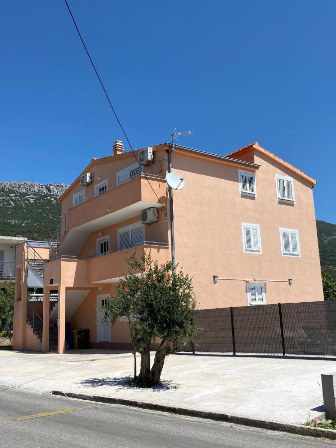 Apartments Ukic Kaštela 外观 照片