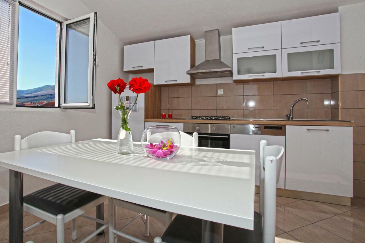 Apartments Ukic Kaštela 外观 照片