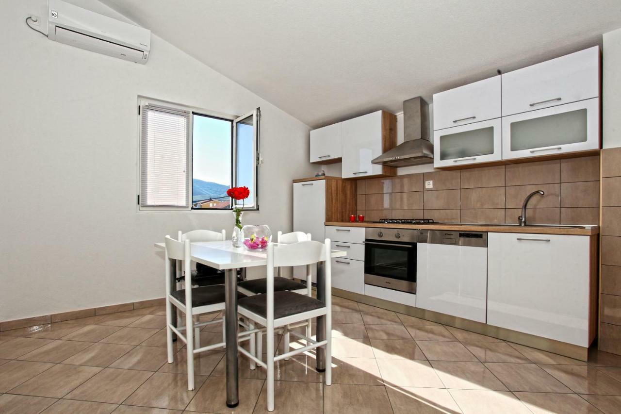Apartments Ukic Kaštela 外观 照片