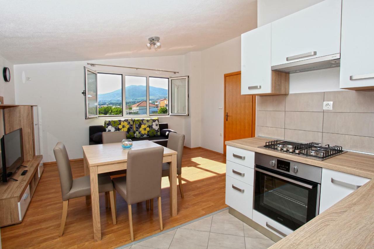 Apartments Ukic Kaštela 外观 照片